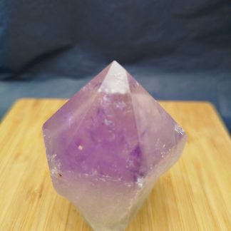 Pointe semi-brute Améthyste 202g environ