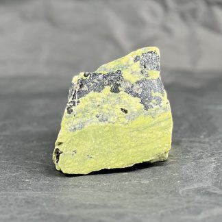 Serpentine une face polie 306g environ